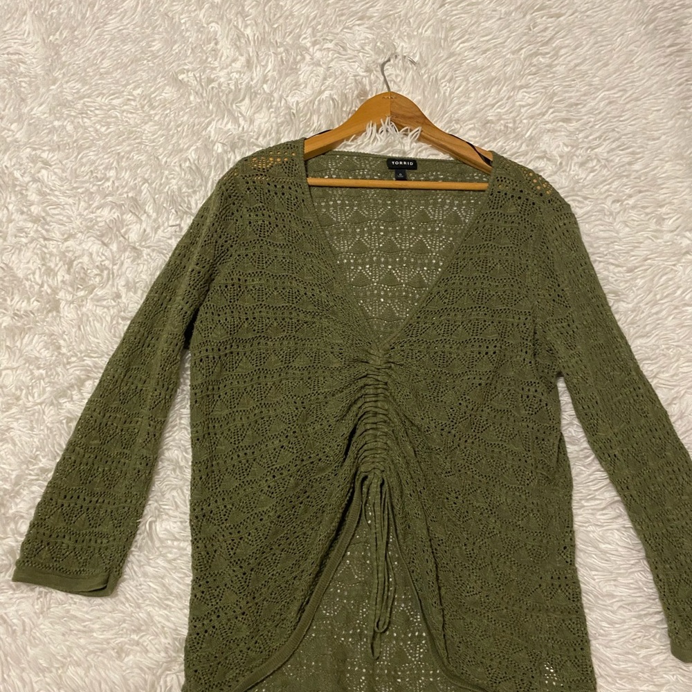 Torrid Sweater size 0 EUC